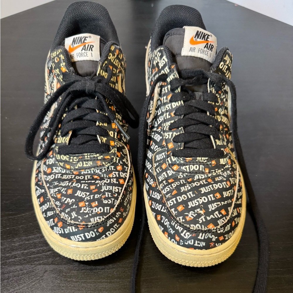 NIKE AIR FORCE 1 '07 LV8 JUST DO IT US SIZE 8 All Over Logo AF1 Black Orange